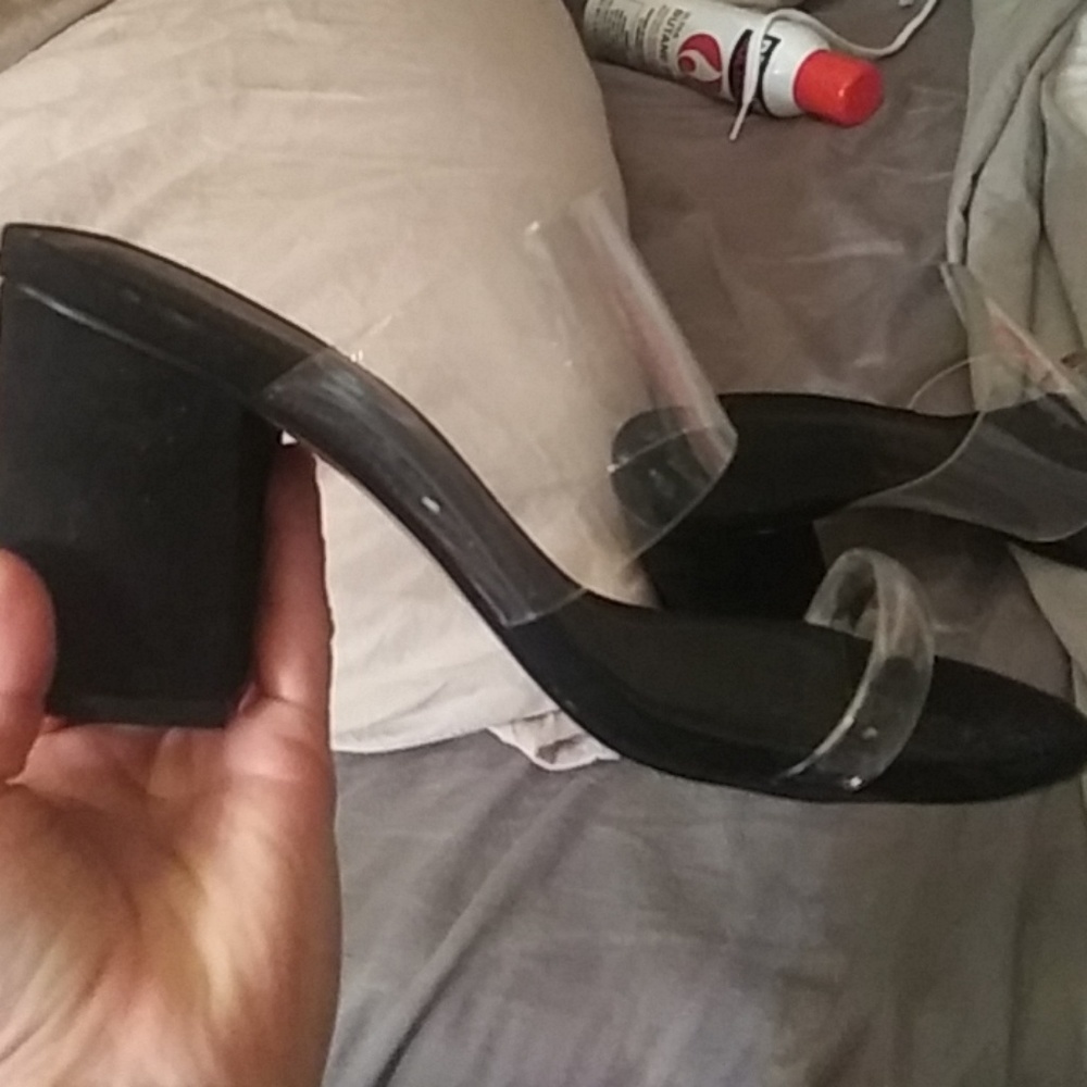 High heels - Picture 4 of 4